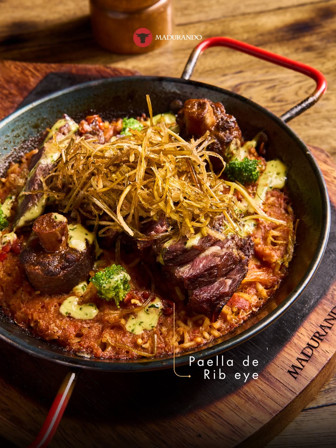 Paella de Rib Eye y cola de res